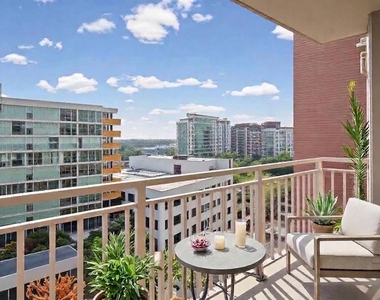 807 Davis Street - Photo Thumbnail 15