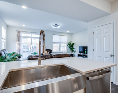 4477 Monroe Court - Photo Thumbnail 8