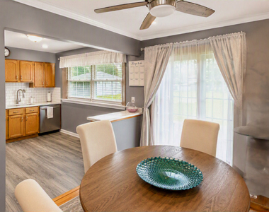 476 Raupp Boulevard - Photo Thumbnail 3