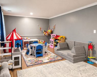 476 Raupp Boulevard - Photo Thumbnail 14