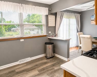 476 Raupp Boulevard - Photo Thumbnail 4