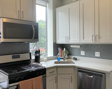 1205 W Webster Avenue - Photo Thumbnail 1