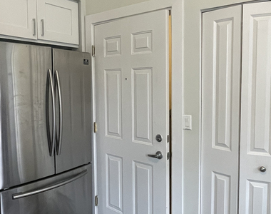 1205 W Webster Avenue - Photo Thumbnail 2