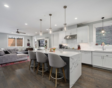 1516 W Ohio Street - Photo Thumbnail 5