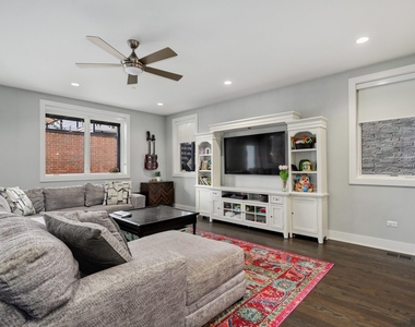 1516 W Ohio Street - Photo Thumbnail 12