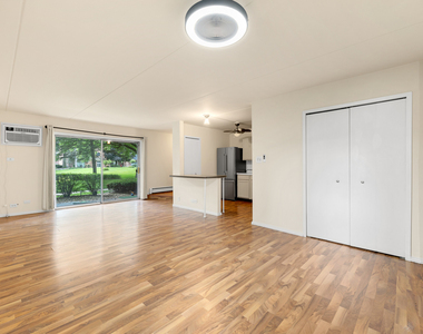 5325 Waterbury Court - Photo Thumbnail 9