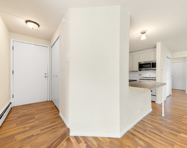 5325 Waterbury Court - Photo Thumbnail 2