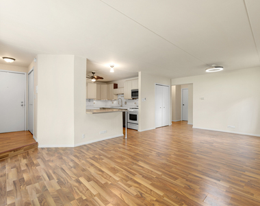5325 Waterbury Court - Photo Thumbnail 3