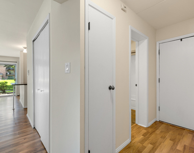 5325 Waterbury Court - Photo Thumbnail 11