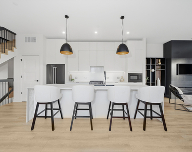 4256 W Belmont Avenue - Photo Thumbnail 2