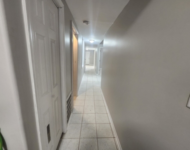 4807 S Wabash Avenue - Photo Thumbnail 3