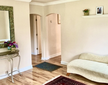 207 Village Road - Photo Thumbnail 8