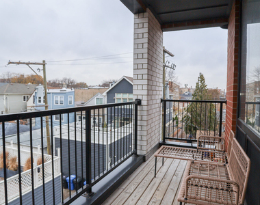 2402 W Carmen Avenue - Photo Thumbnail 6