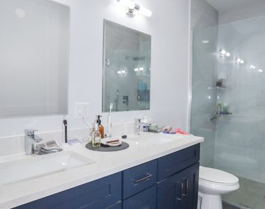 2402 W Carmen Avenue - Photo Thumbnail 10