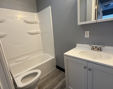 345 N Shabbona Street - Photo Thumbnail 2