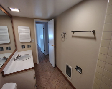 4424 Euclid Avenue - Photo Thumbnail 6