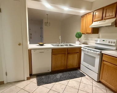 4424 Euclid Avenue - Photo Thumbnail 5