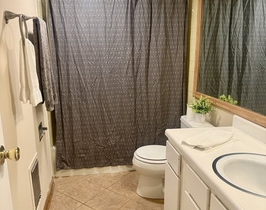 4424 Euclid Avenue - Photo Thumbnail 11