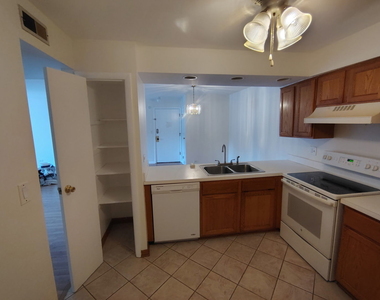 4424 Euclid Avenue - Photo Thumbnail 3