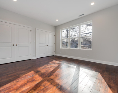 1919 N Drake Avenue - Photo Thumbnail 9