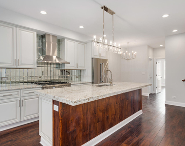 1919 N Drake Avenue - Photo Thumbnail 4