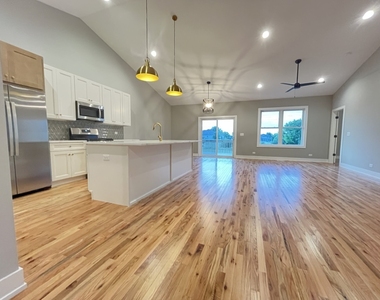 974 Meadow Lane - Photo Thumbnail 3