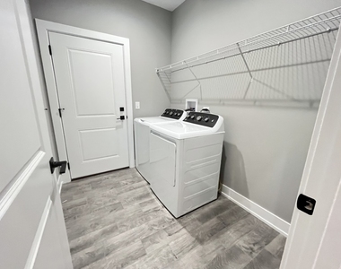 974 Meadow Lane - Photo Thumbnail 9