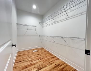 974 Meadow Lane - Photo Thumbnail 11