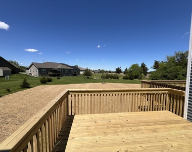 974 Meadow Lane - Photo Thumbnail 19