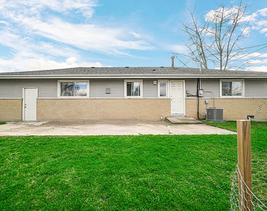 310 Maricopa Lane - Photo Thumbnail 18