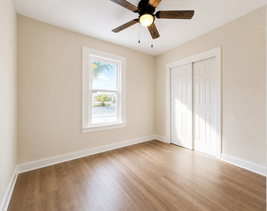 5536 N Spaulding Avenue - Photo Thumbnail 13