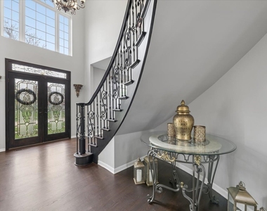 5423 Swan Circle - Photo Thumbnail 2