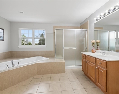 5423 Swan Circle - Photo Thumbnail 21