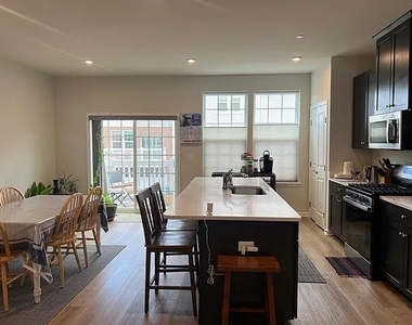 936 Jenkins Court - Photo Thumbnail 2