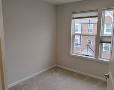 936 Jenkins Court - Photo Thumbnail 21