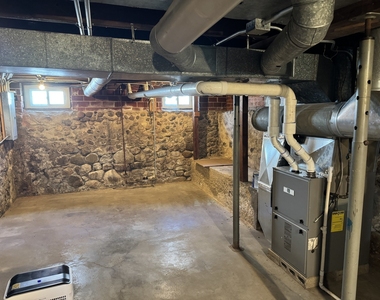 121 Terwilliger Street - Photo Thumbnail 14