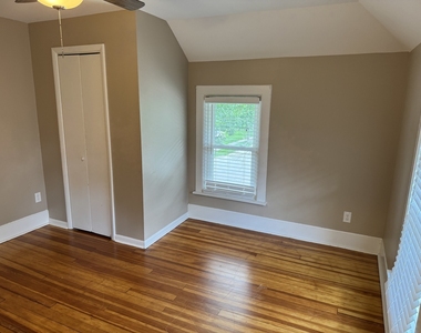 121 Terwilliger Street - Photo Thumbnail 12