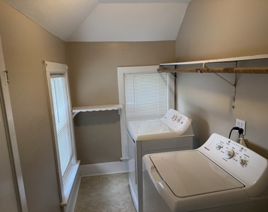 121 Terwilliger Street - Photo Thumbnail 11