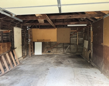 121 Terwilliger Street - Photo Thumbnail 17