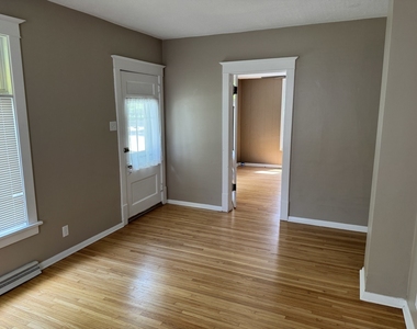 121 Terwilliger Street - Photo Thumbnail 8
