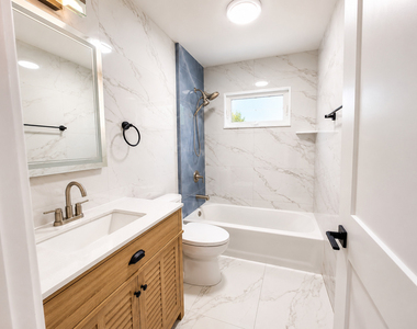 307 N Fairview Avenue N - Photo Thumbnail 19