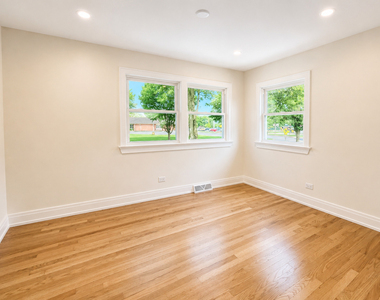 307 N Fairview Avenue N - Photo Thumbnail 16