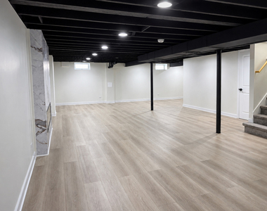 307 N Fairview Avenue N - Photo Thumbnail 23