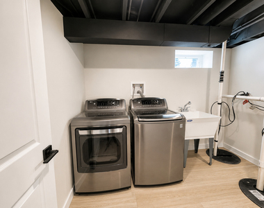 307 N Fairview Avenue N - Photo Thumbnail 24