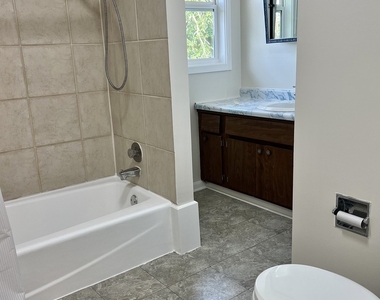 608 N Washington Avenue - Photo Thumbnail 6