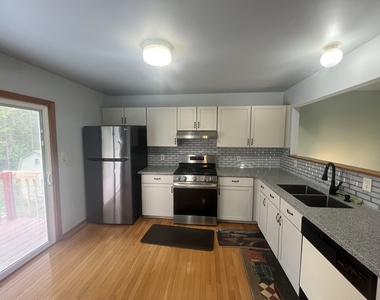 965 Amberwood Place - Photo Thumbnail 8