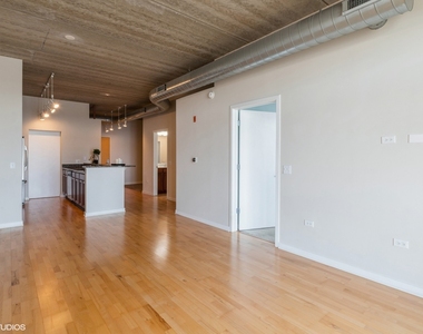 647 Metropolitan Way - Photo Thumbnail 3