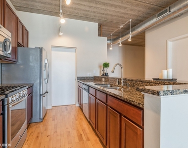 647 Metropolitan Way - Photo Thumbnail 4