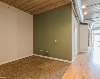 647 Metropolitan Way - Photo Thumbnail 7