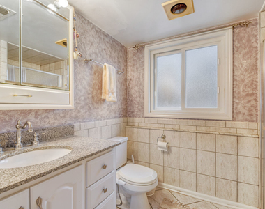 7642 W 92nd Place - Photo Thumbnail 8